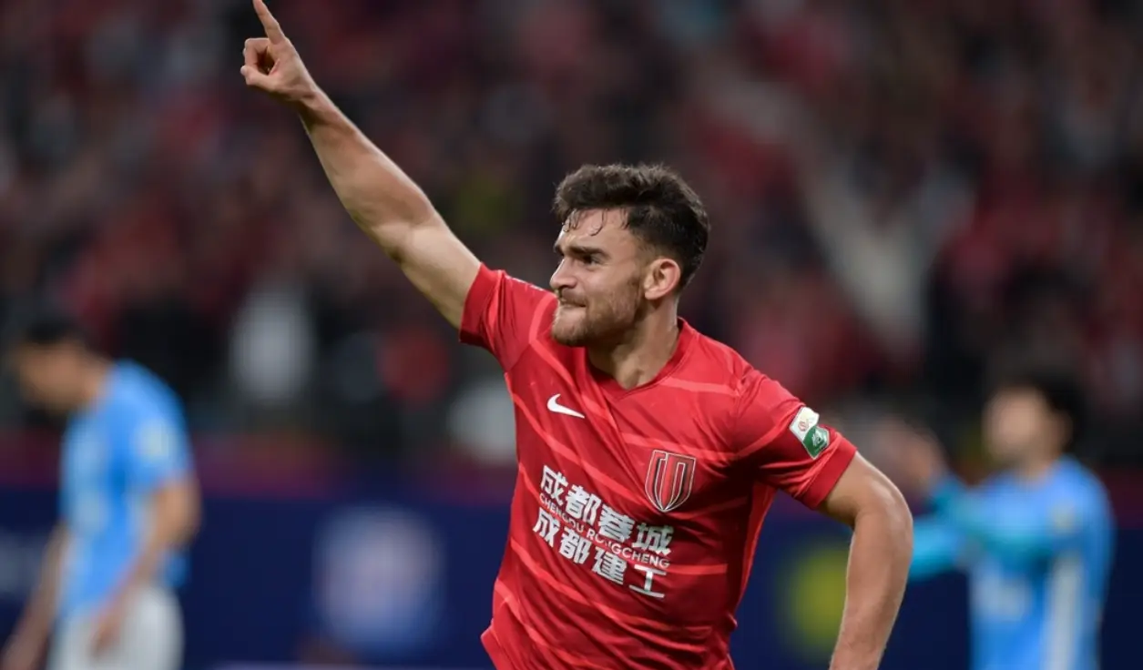 九博娱乐体育 -阿贾克斯迎中超关键赛，集结日外线爆发，态度坚定，资深球员宣示担当 