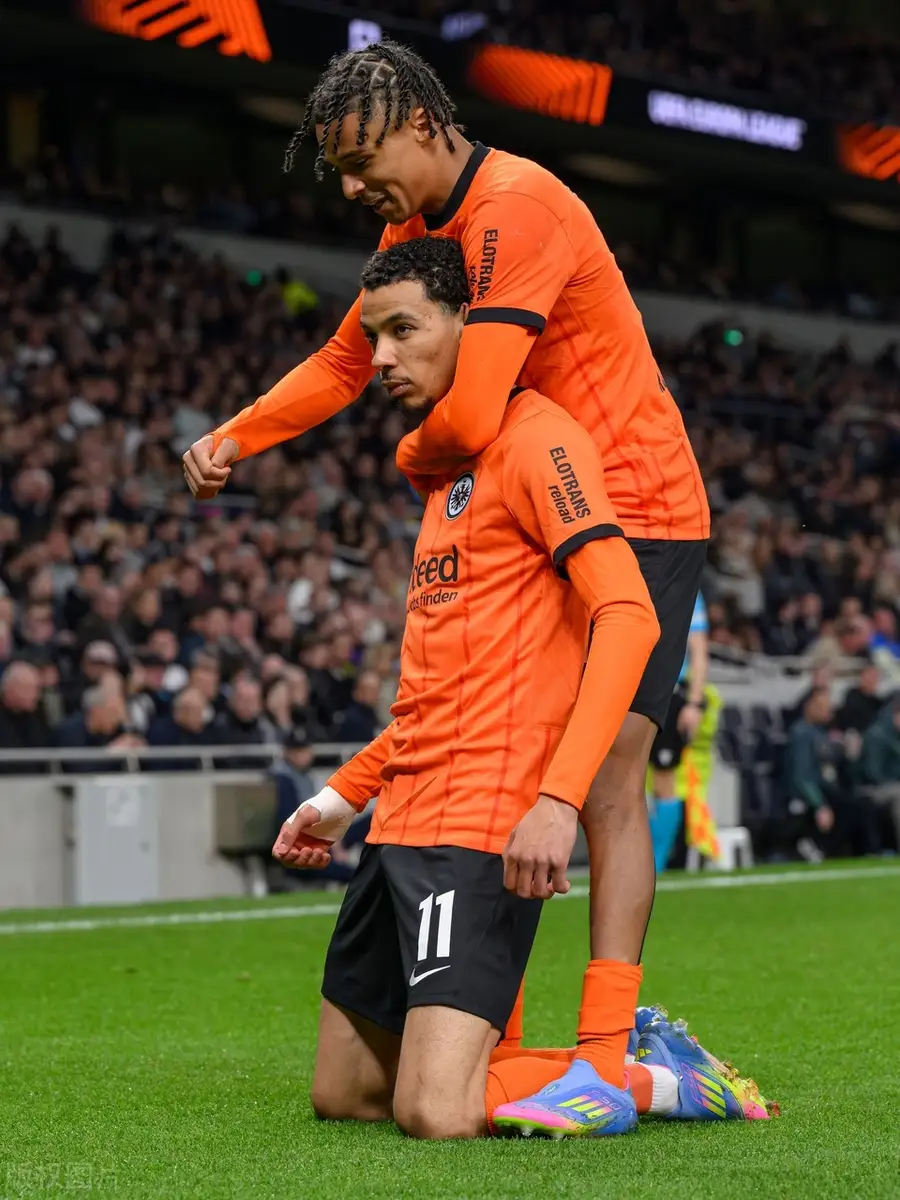 九博体育 -国际比赛日欧超杯传出新动向，法兰克福刷新队史纪录，管理层表态：引发热议，团队化学反应显著 